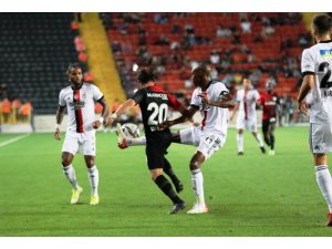 Süper Lig: Gaziantep FK: 0 - Beşiktaş: 0 (İlk yarı)