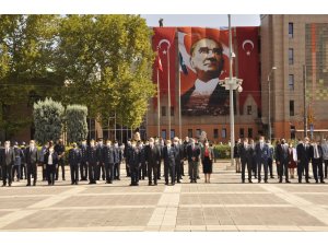 Eskişehir’in Kurtuluşu, valilik meydanındaki törenle kutlandı