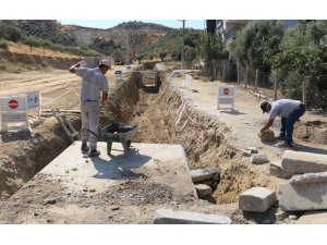 Turgutlu Belediyesi ekipleri kentin birçok noktasında çalışmalarına devam ediyor