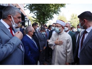 Diyanet İşleri Başkanı Erbaş, Diyarbakır’da TDV kitabevinin açılışını yaptı