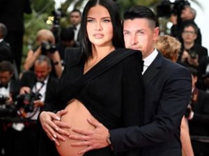 Adriana Lima üçüncü çocuğunu dünyaya getirdi