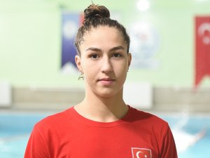 Burcu Naz Narin, Dünya Açık Su Yüzme Yarışları'nda Madalya İçin Kulaç Atacak