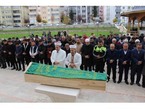 İmam babanın en acı görevi: Öldürülen üniversite öğrencisi oğlunun cenaze namazını kıldırdı