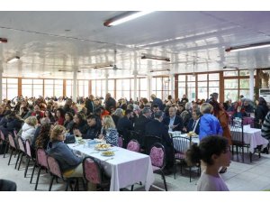 Başkan Atabay, depremzedeler için düzenlenen dostluk ve dayanışma yemeğine katıldı
