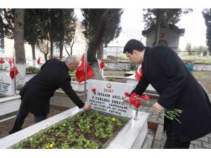 Körfez’de şehit mezarlarına karanfil bırakıldı