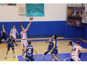 Nazilli Belediyespor Basketbol Takımı parkeden mağlup ayrıldı