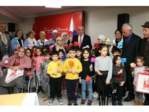 Yaşlılar Haftası’nda Gönül Köşkü’ne miniklerden sürpriz