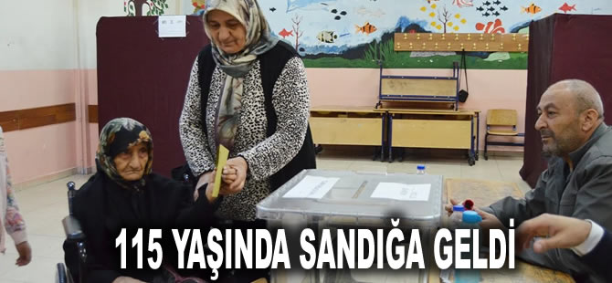 115 yaşında sandığa geldi: Tekerlekli sandalye ile getirildi