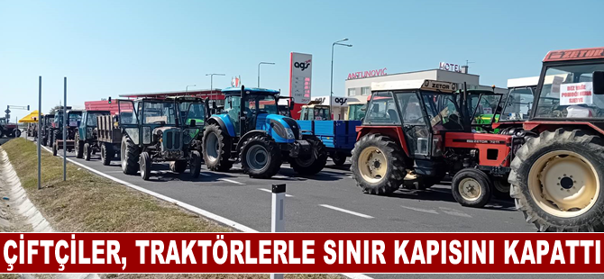 Bosna Hersekli çiftçiler, traktörlerle sınır kapısını geçişe kapattı