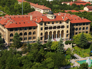 Devlet üniversitesinde atama skandalı! Biruni'de profesörken, Gazi'de doçent oldu