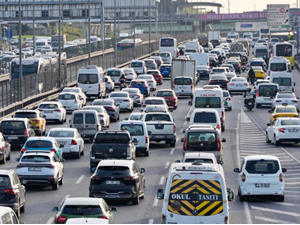 Ara tatilin ardından İstanbul'da trafik yoğunluğu yaşanıyor