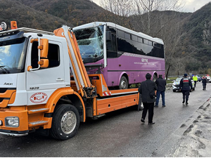 Sakarya'da 6 araç birbirine girdi: 15 yaralı