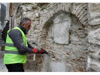 Kuşadası’nda tarihi çeşmelerin yeni yüzleri belirmeye başladı