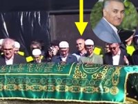 FETÖ elebaşı Gülen'in tabutunun başındaki isim Adil Öksüz mü?