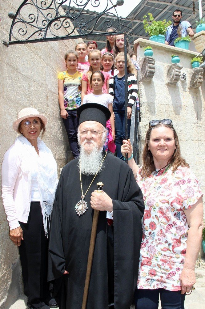 Fener Rum Patriği Bartholomeos dünyanın tek bebek müzesini ziyaret etti