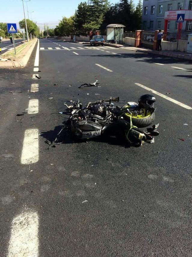 kaza yapan motosiklet surucusu hayatini kaybetti