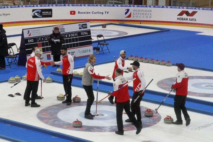 Türkiye Curling de şampiyonluğa koşuyor