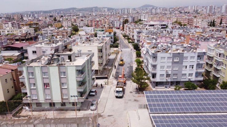 Tarsus’ta yol bakım ve onarım çalışmaları sürüyor