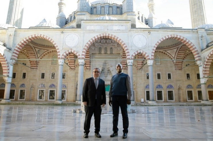 Trakya Üniversitesi mezunu Djeraki, ülkesi Çad’da Cumhurbaşkanı Başdanışmanı oldu