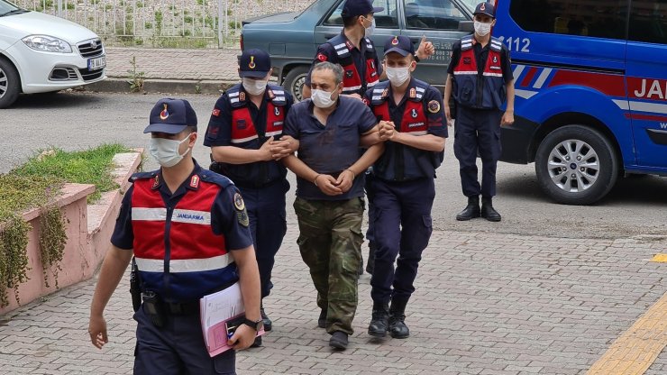 Kendisine sopayla saldıran şahsı göğsünden bıçaklayan şahıs tutuklandı