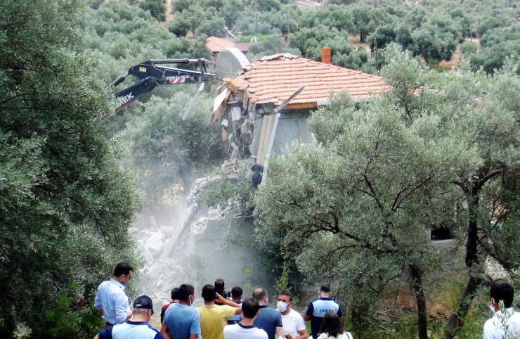 Akbük koyunda yıkımlar tekrar başladı