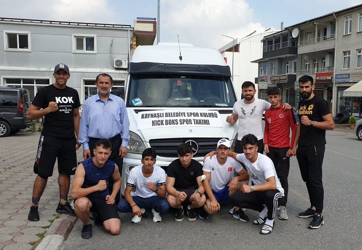 Sporcuları Başkan Şahin uğurladı