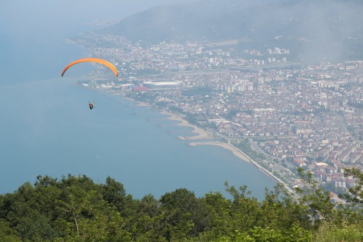 Yamaç paraşütü tutkunları Ordu’yu mesken tuttu