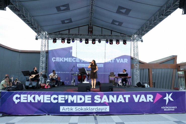 Küçükçekmece’de Zeynep Bakşi Karatağ’tan müzik ziyafeti