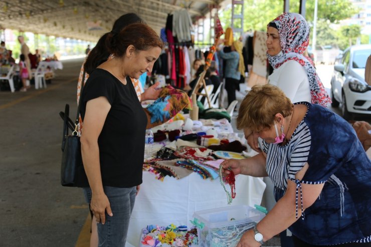 Erdemli’de kadınlar el emeği göz nuru ürünleri satışa çıkardı