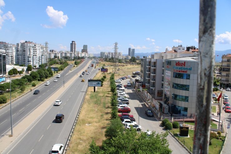 Çiğli’de sökülecek ağaçlar tramvay gelince dikilecek