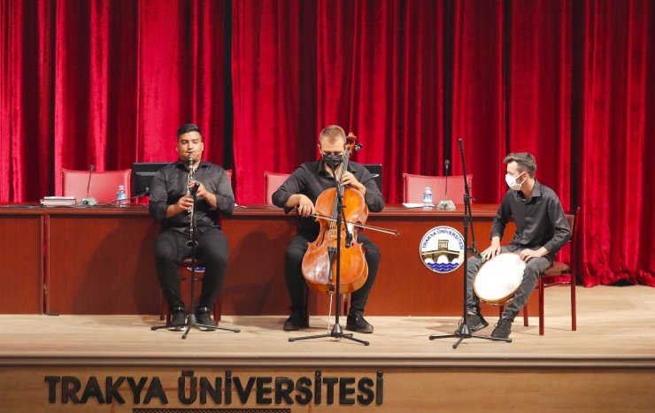 Edirne’de 15 Temmuz kahramanlık türküleri seslendirildi