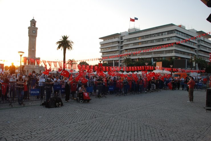 İzmir’de 15 Temmuz anması başladı