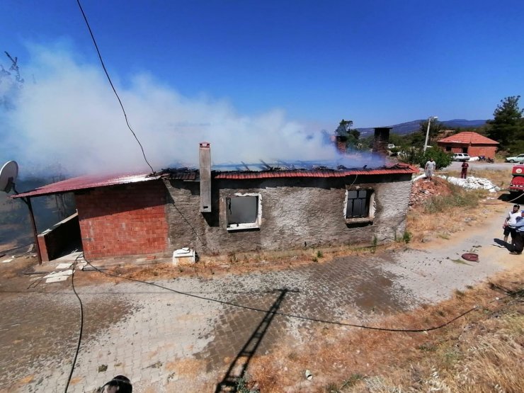 Bozdoğan’da ev yangınına Muğla itfaiyesi müdahale etti