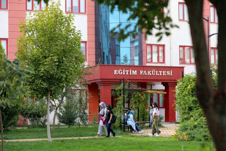 GAÜN Eğitim Fakültesi’ndeki tüm bölümlere EPDAD akreditesi