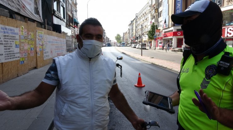 Kendisine ceza yazan polise vatandaştan tepki: “İnşallah sizin de başınıza gelir”