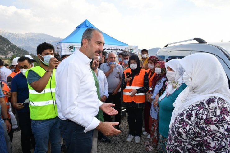 Adalet Bakanı Gül: “Yangınlar hepimizin yüreğini yaktı”