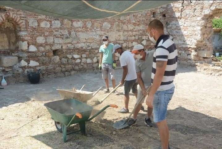 Tarihi camii gün yüzüne çıkarılıyor