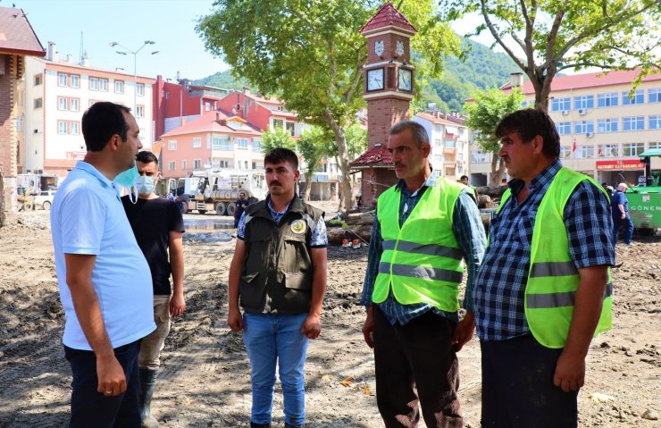 Kaymakam Atıcı, felaketin yaralarını sarmak için çalışmalara başladı