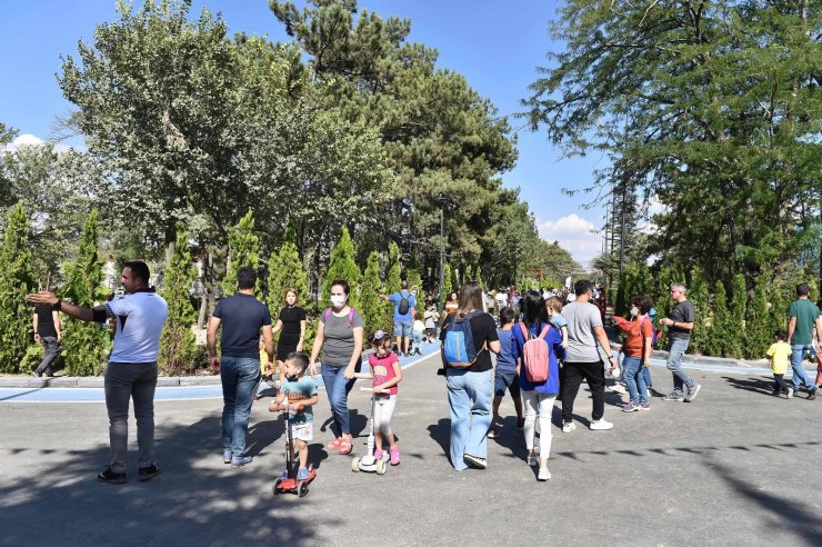 Gazi Park vatandaşlarla dolup taşıyor