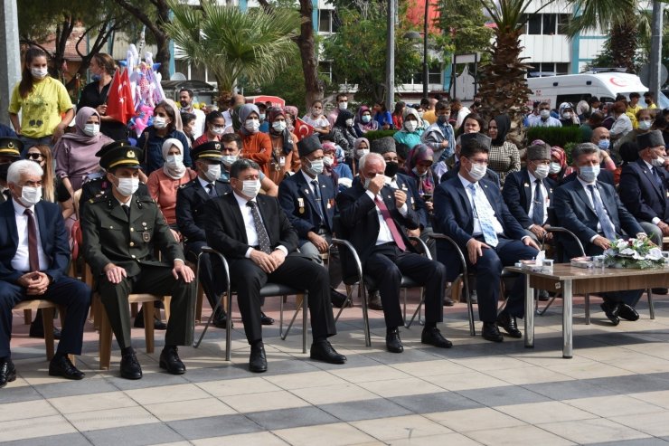 Soma’da kurtuluş coşkusu meydana sığmadı