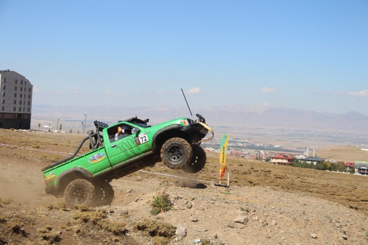 Off-road yarışları nefes kesti