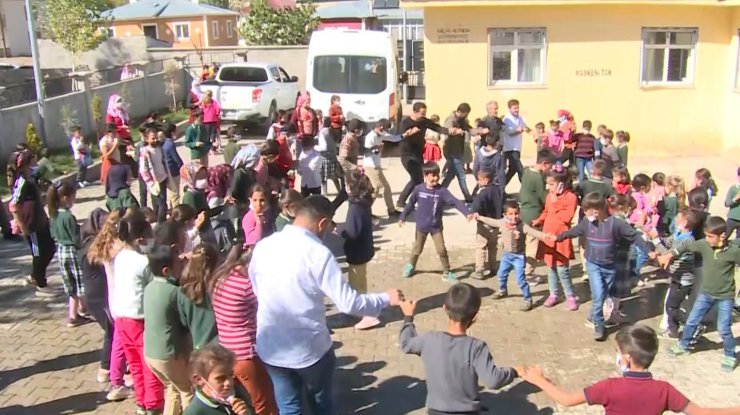 İpekyolu Belediyesinden illüzyon gösterisi