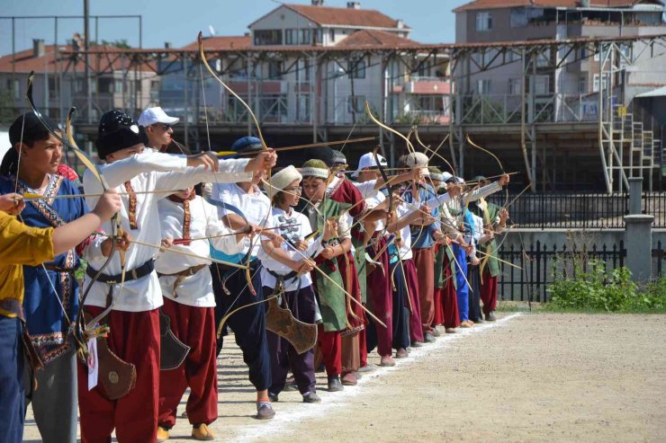 Çanakkale 18 Eylül etkinliklerinde okçuluk ve trap atışı heyecanı