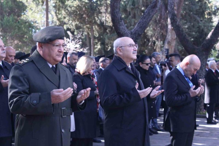 Çanakkale şehitleri İzmir’de törenle anıldı