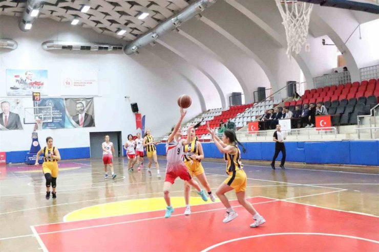 Aydın’da U16 Kızlar Basketbol Bölge Şampiyonası başladı