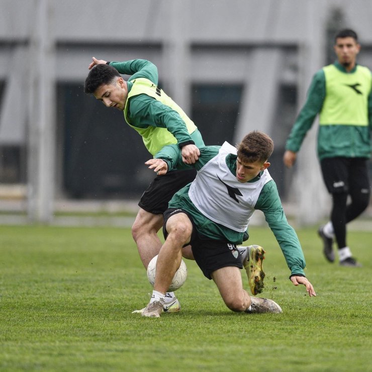 Bursaspor’da Tarsus İdman Yurdu maçı hazırlıkları sürüyor