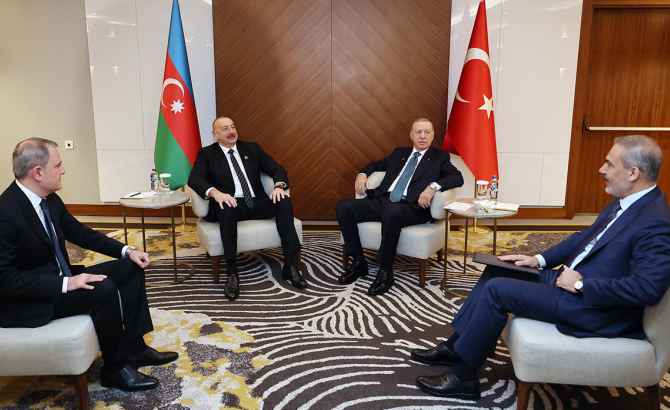 cumhurbaskani-erdogan,-aliyev-ile-gorustu2.png